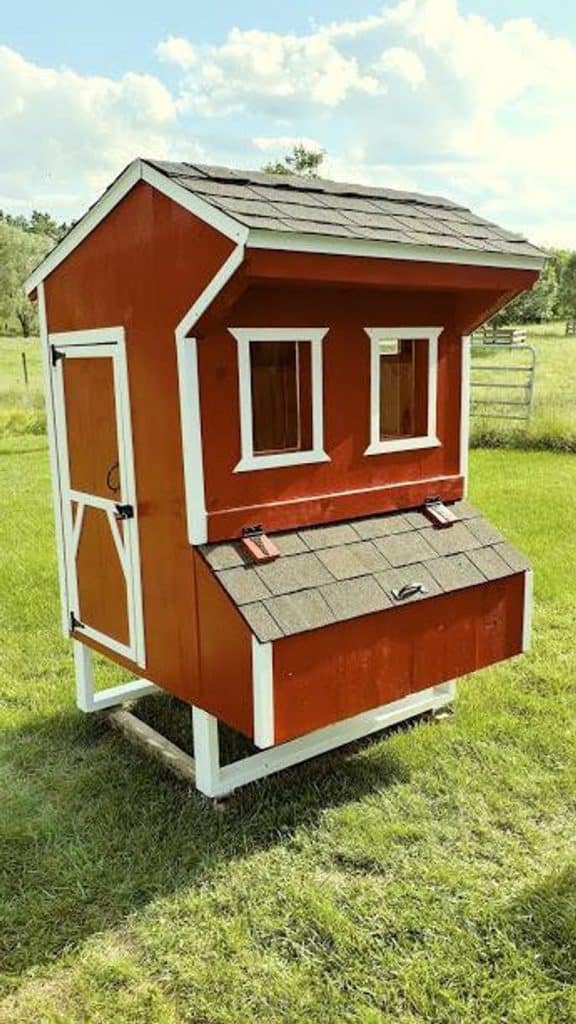 If the thought of building a chicken coop from scratch has you down, this one's for you! We found 8 beautiful and easy to assemble chicken coop kits available on Etsy!